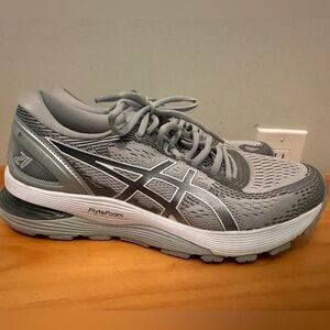 ASICS gel-nimbus 21 sz8